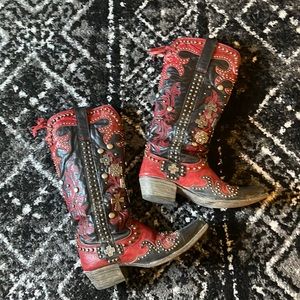 Beautiful double D boots